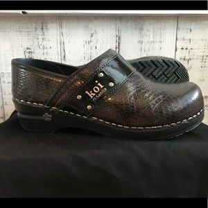Koi Sanita Clogs